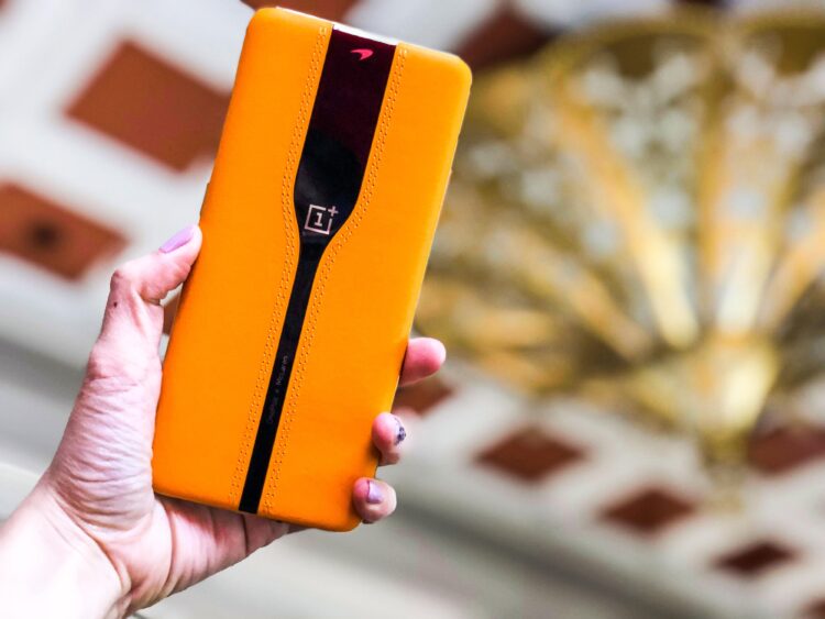 OnePlus Concept Phone With Color Changing Glass