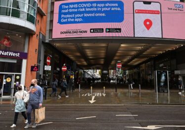 British hospitals tracking COVID-19 vaccines using blockchain technology