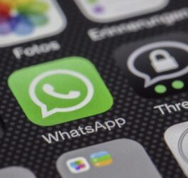 whatsapp share data with facebook WhatsApp Threatens to Close your Account if you Refuse to Share Data with Facebook